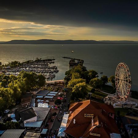 Berbe Apartman Balatonlelle Esterno foto